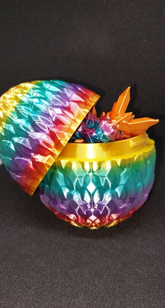 Otevírací vejce s drakem uvnitř